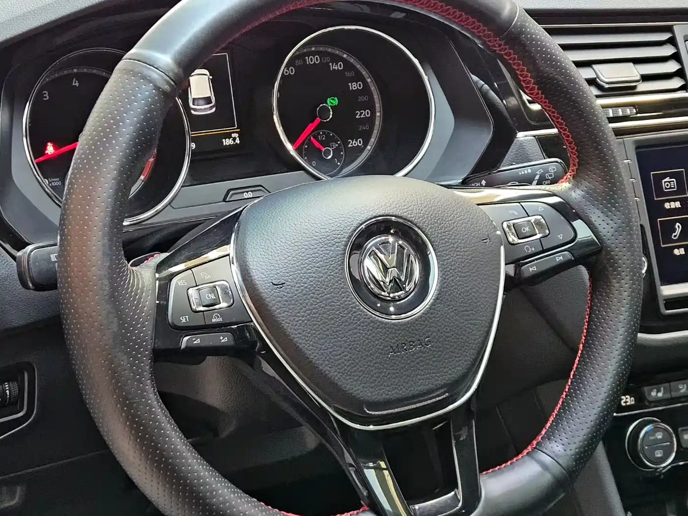 Volkswagen Tiguan L 2017 330TSI Automatic 2WD Luxury Edition фото 4