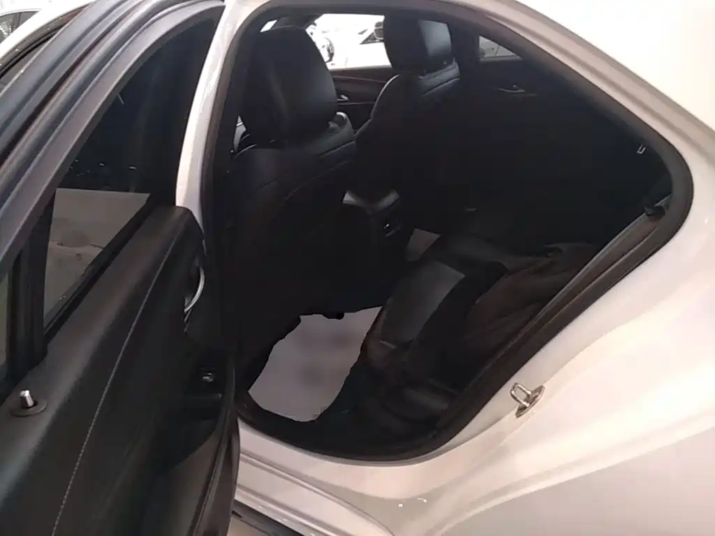 Cadillac CT4 2023 2022 28T Fashion Style