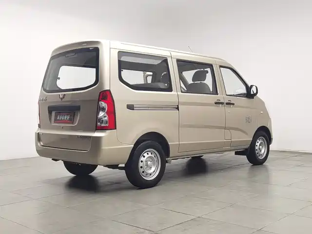 Wuling Motors Wuling Rongguang S 2023 1.5L Base 5/7 Seater — фото 2