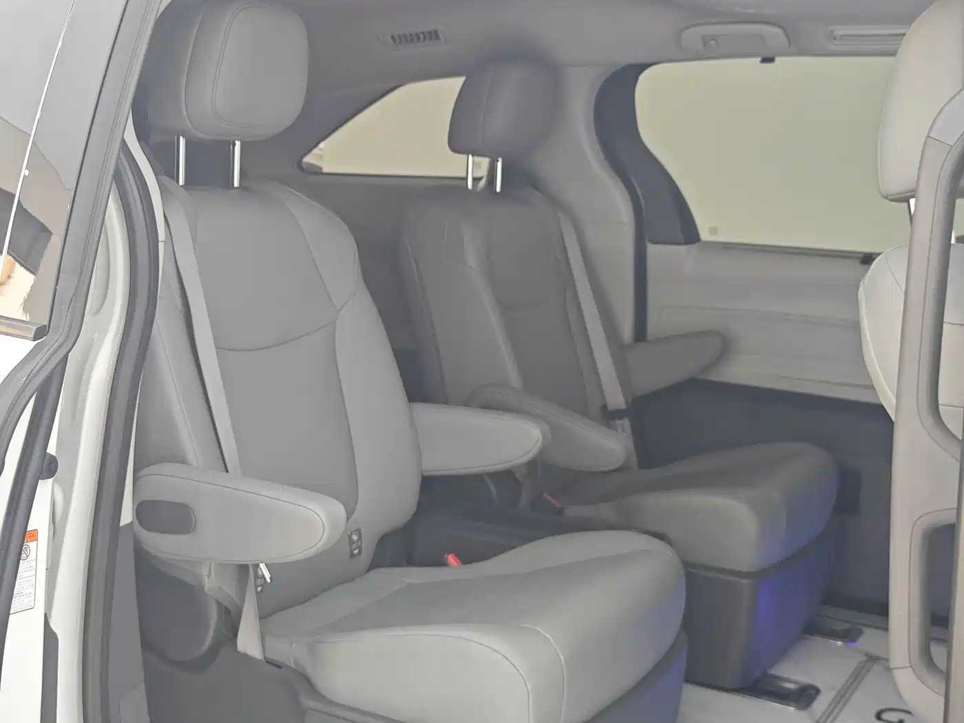 Toyota Granvia 2023 2023 2.5L Hybrid Comfort Edition