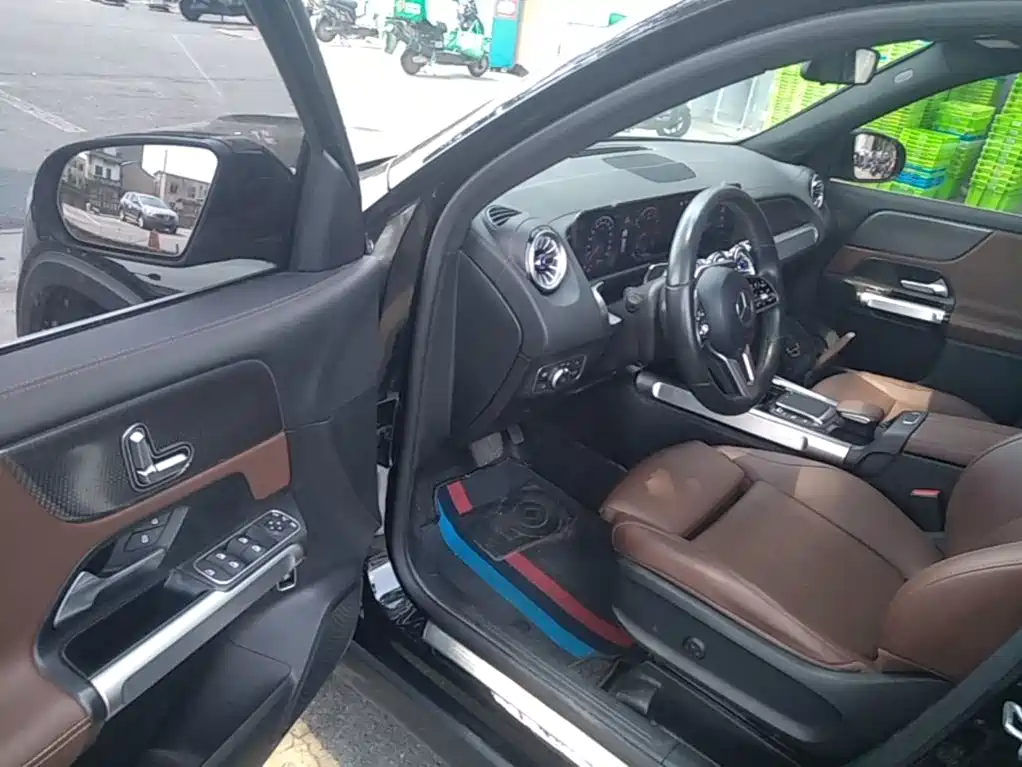 Фото 16 - Mercedes-Benz GLB
