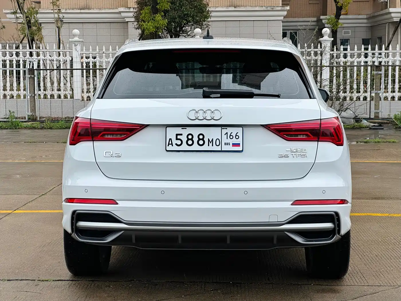 AUDI Q3