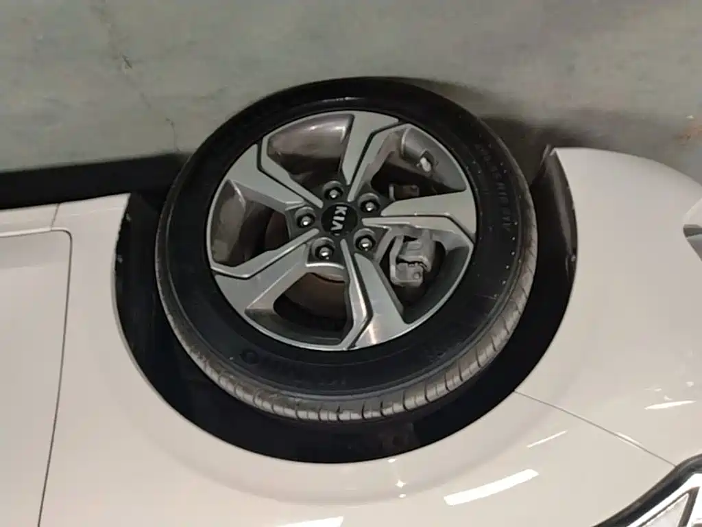 Фото 23 - Kia K3