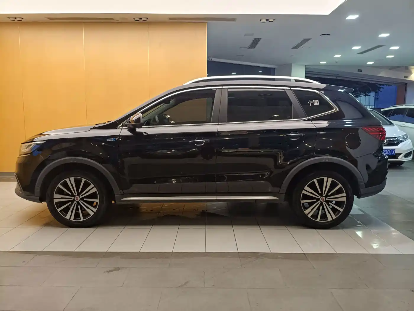 Фото 6 - Roewe RX5