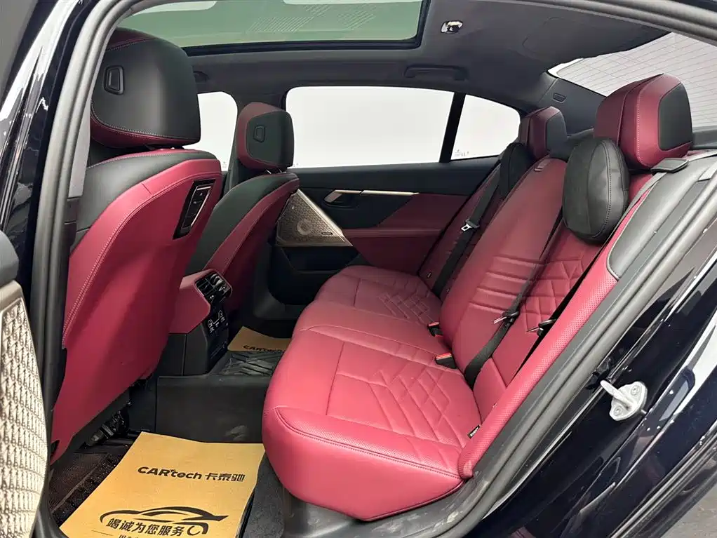BMW 5 Series 2025 530Li Premium M Sport Package фото 9