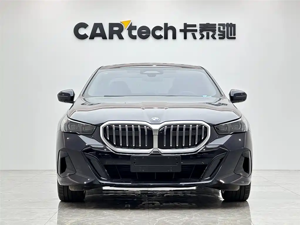 BMW 5 Series 2025 530Li Premium M Sport Package фото 7