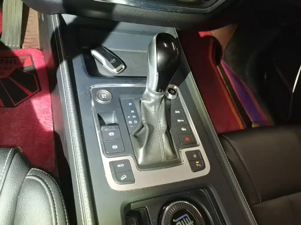 BYD Tang 2019 2018 2.0T Automatic Smart Connection Honor Edition 7-Seater China V