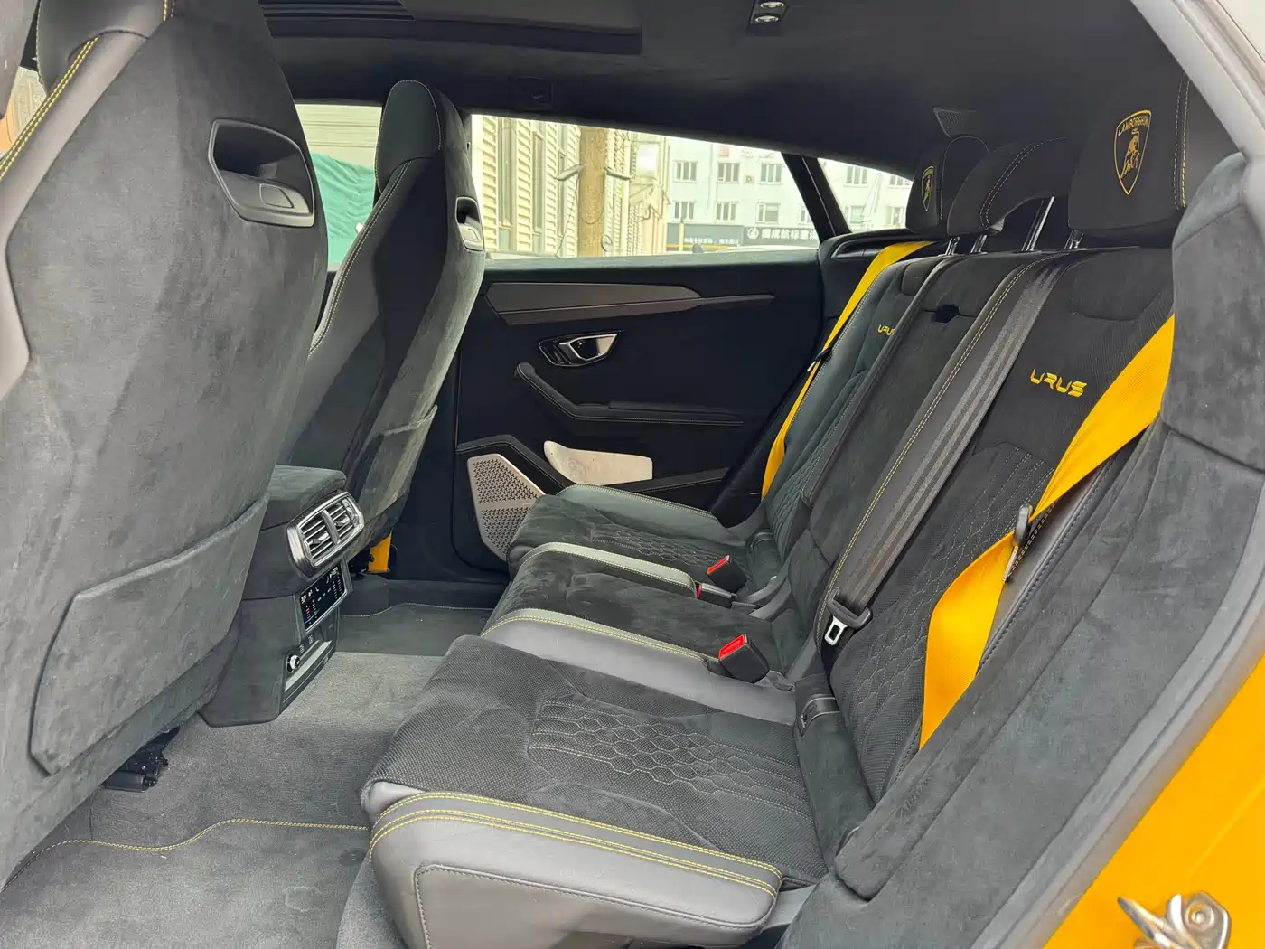 Lamborghini Urus 2022 4.0T V8 Performante фото 11