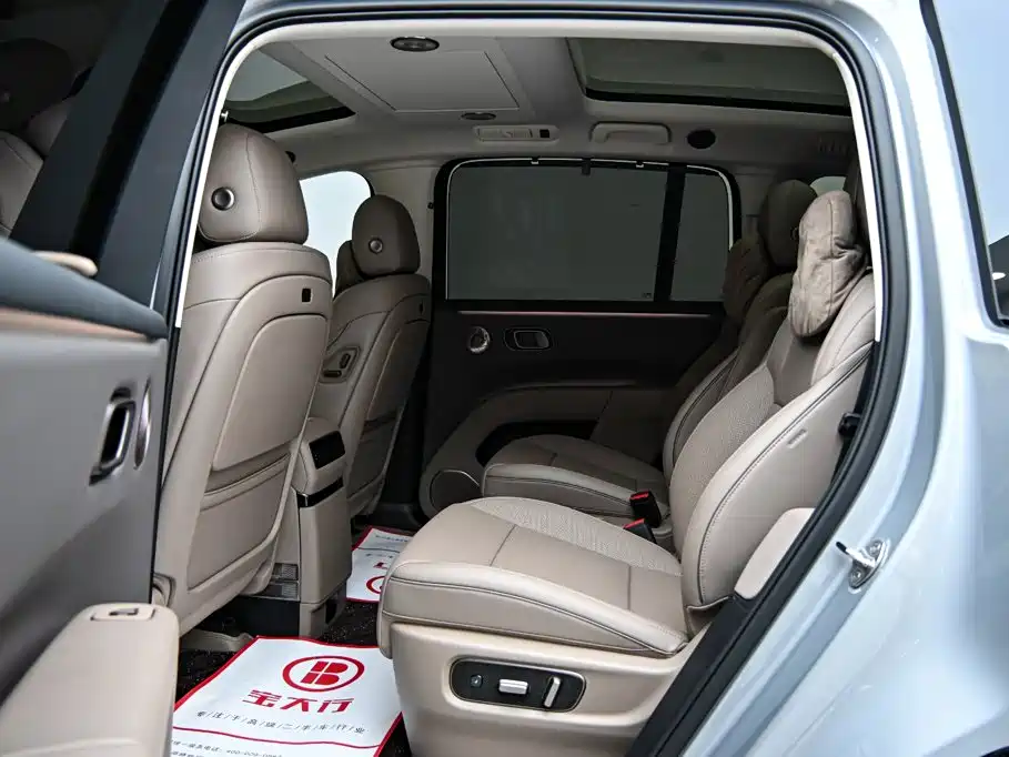 Li Auto Li i8 2026 2025 Standard Edition