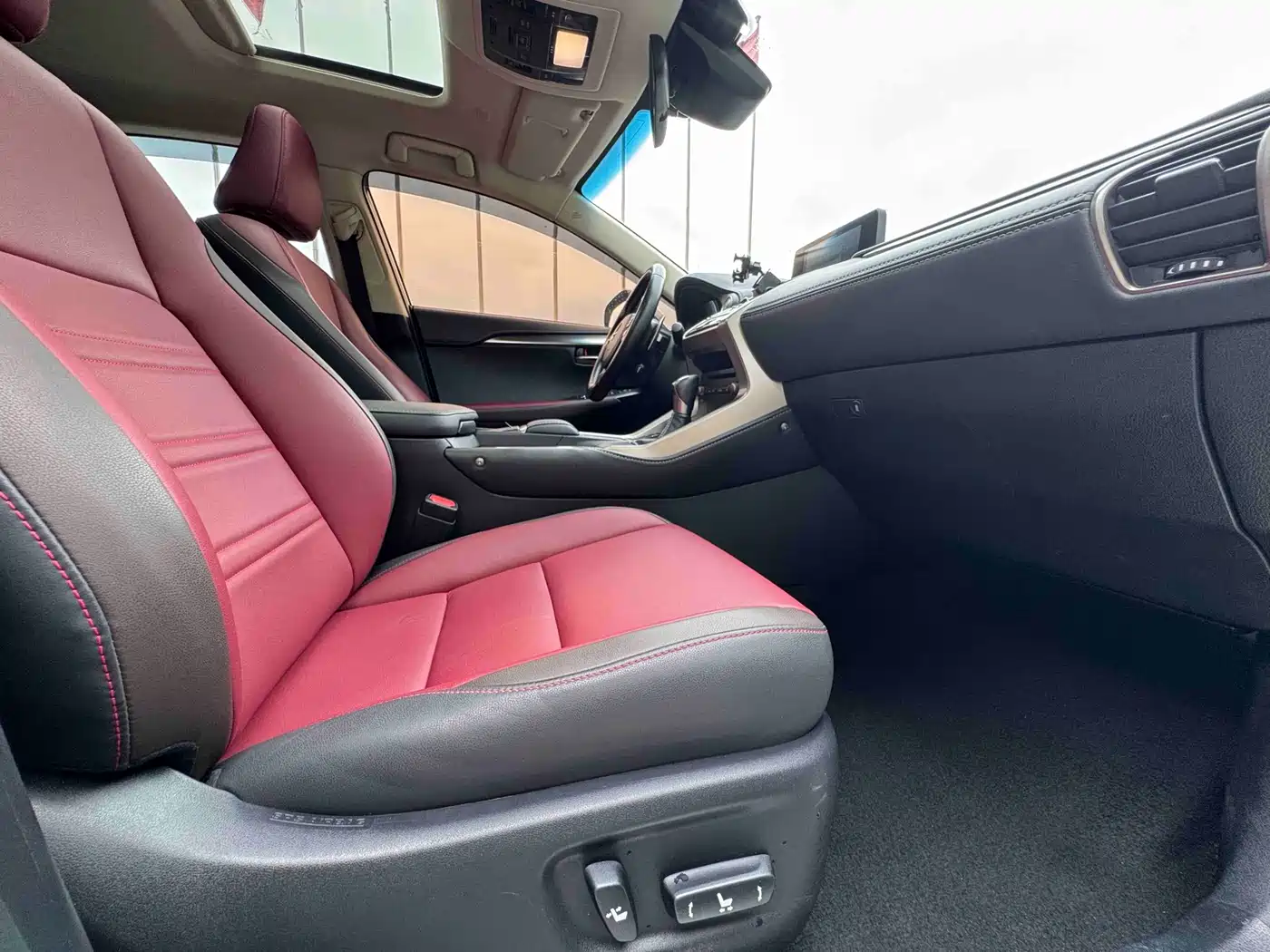 Lexus NX 2017 300 AWD Sharp Style Edition фото 5
