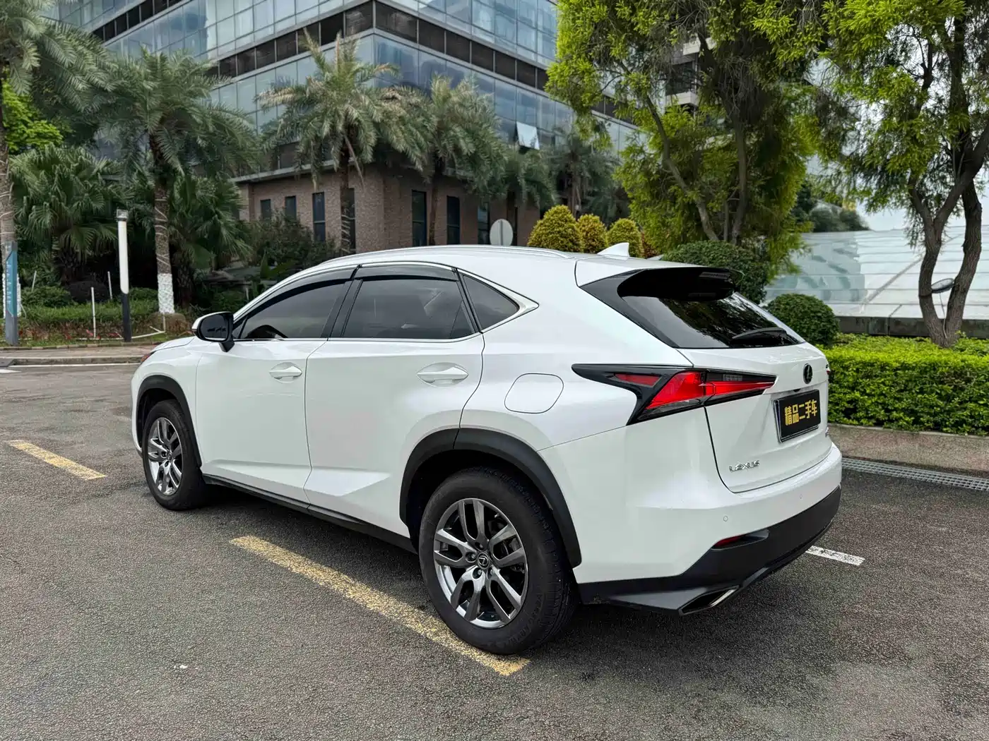 Lexus NX 2017 300 AWD Sharp Style Edition фото 14