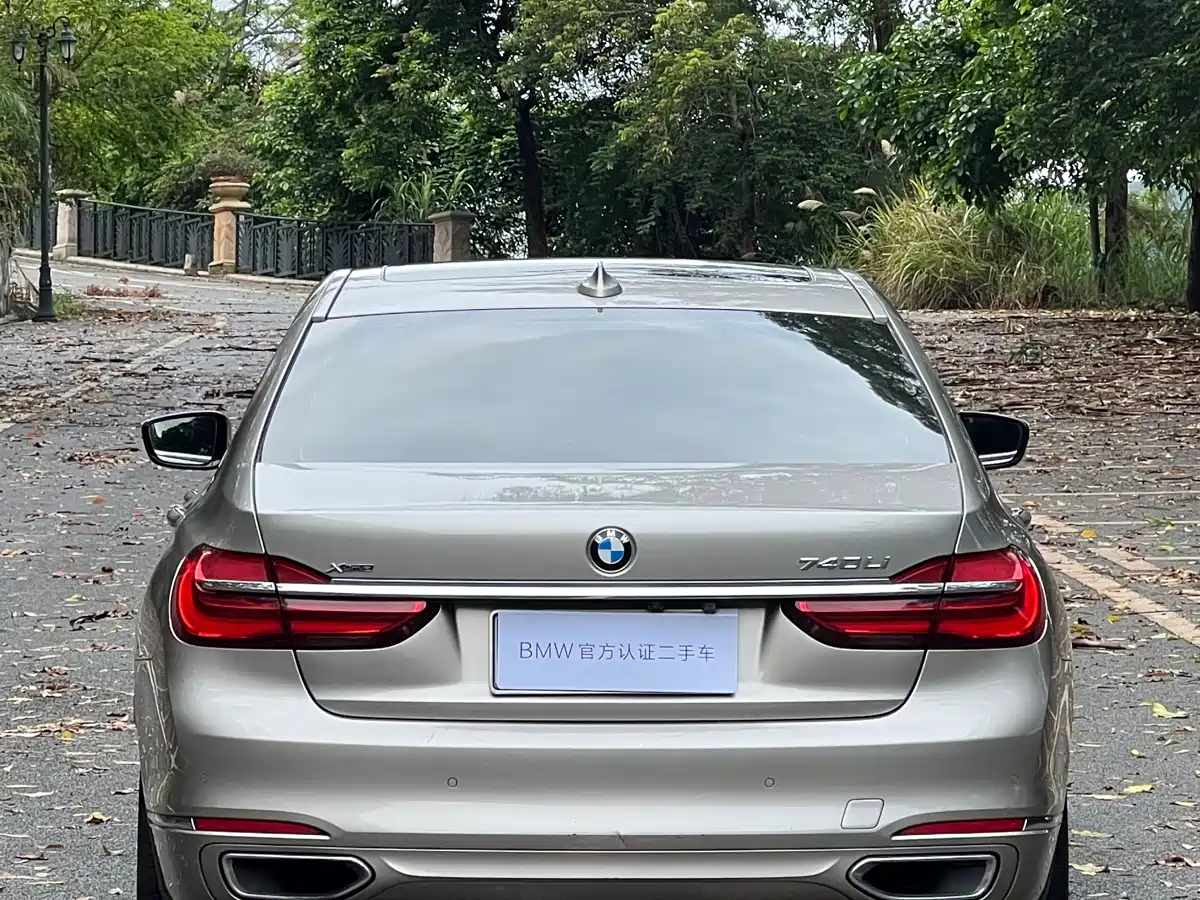 BMW 7 Series 2017 730Li Luxury Edition фото 6