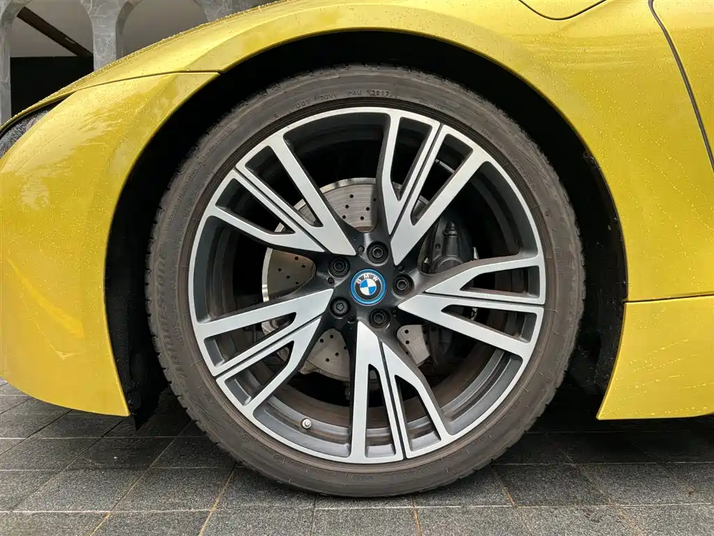 صورة 10 - BMW i8