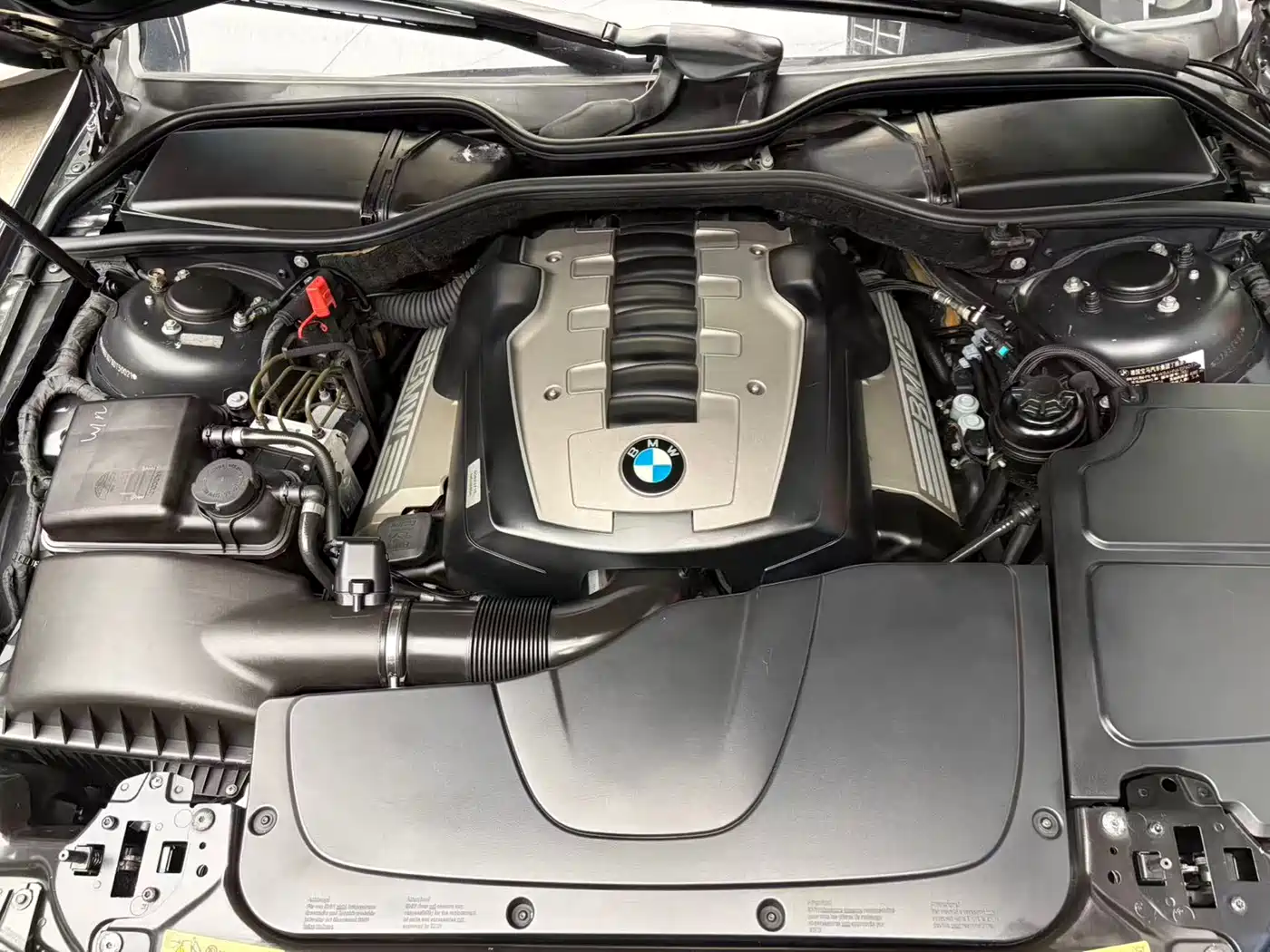 BMW 7 Series 2005 Model 740Li фото 13
