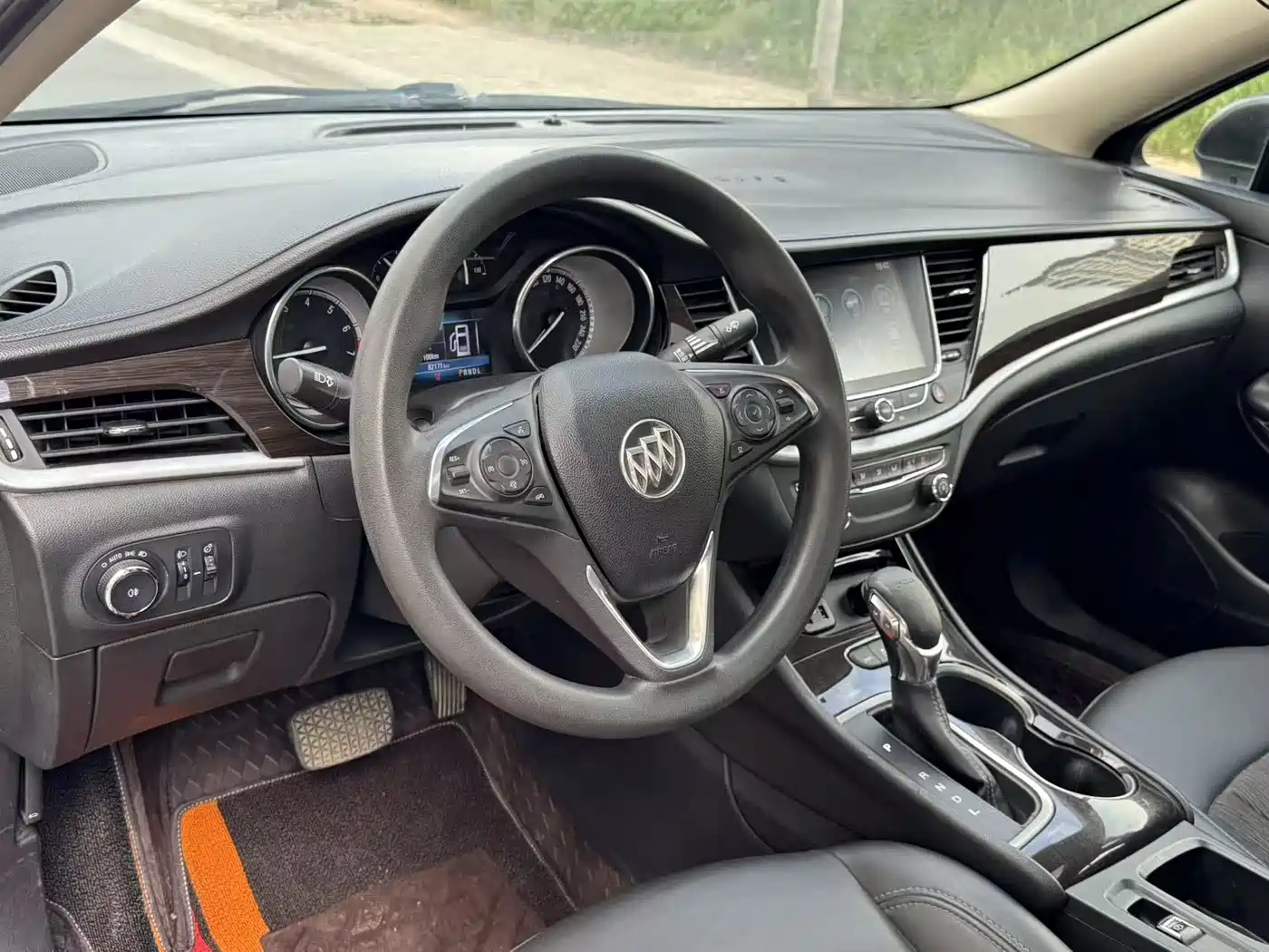 Buick Verano 2018 Sedan 20T Dual Clutch Leading фото 6