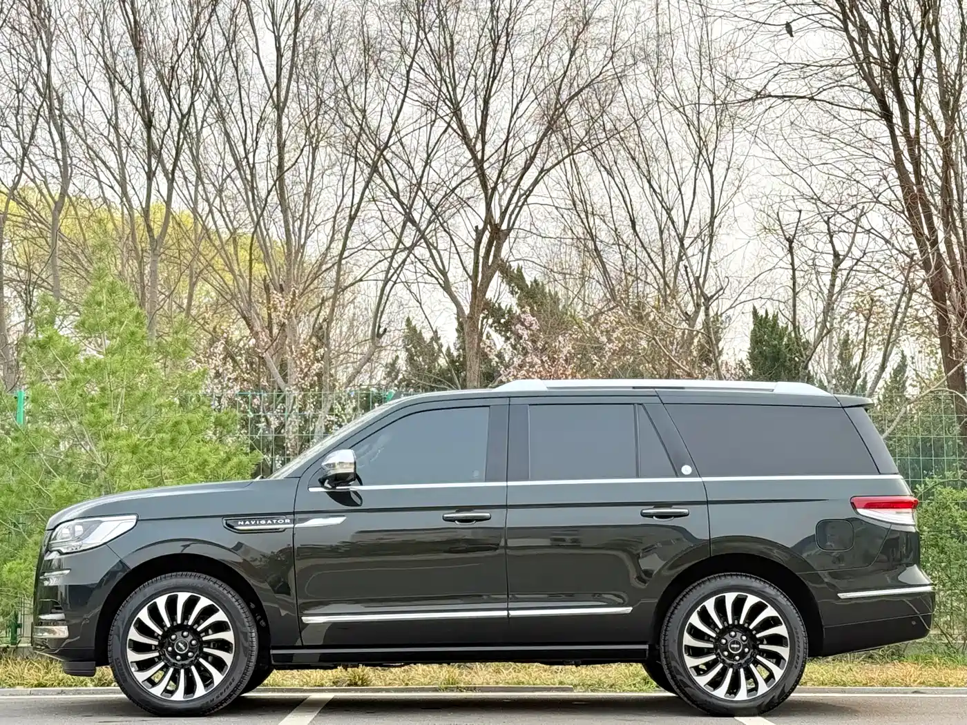 LINCOLN NAVIGATOR