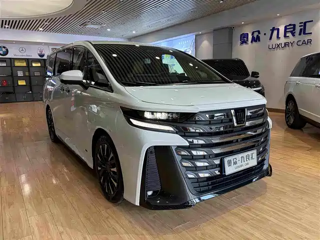 Toyota Vellfire Toyota Crown, гибрид, 2.5L, Максимум, представительская