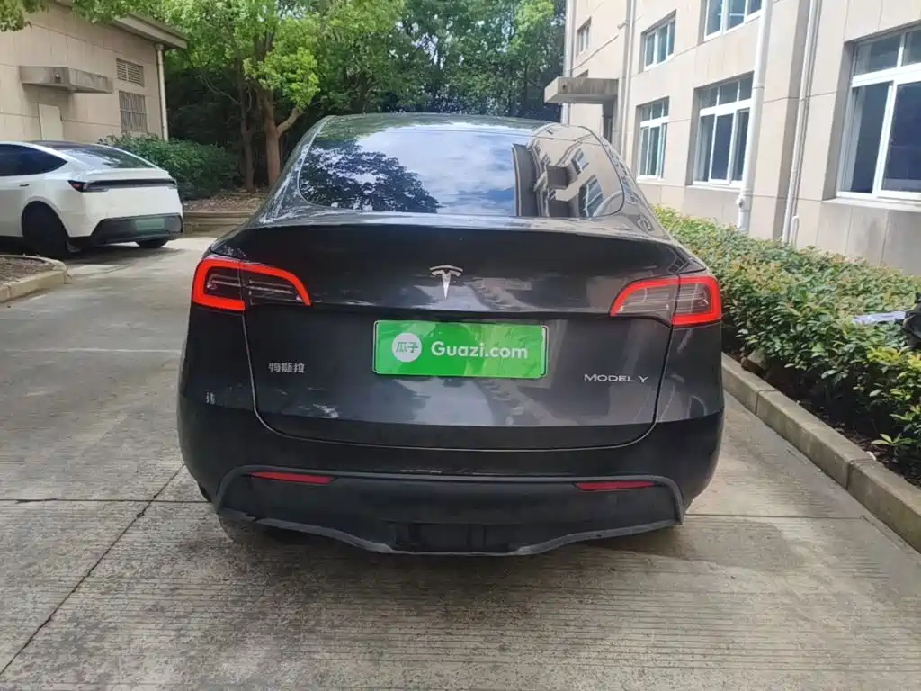 Фото 4 - Tesla Model Y