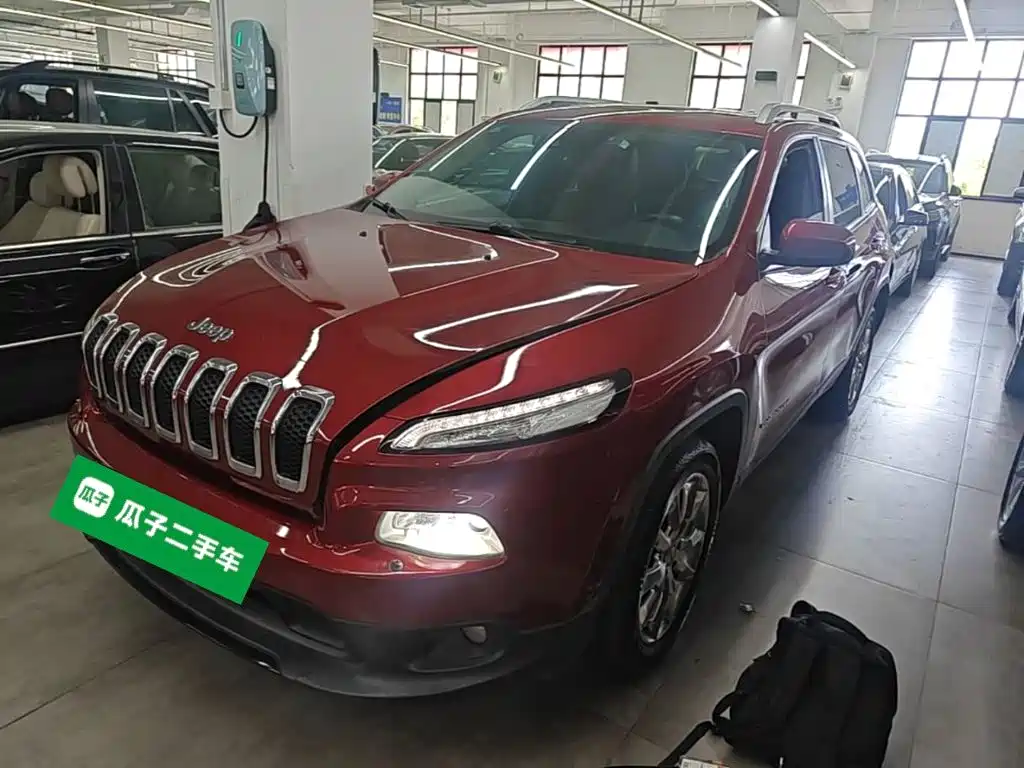 Jeep Cherokee (Import) 2015 2014 2.4L Luxury