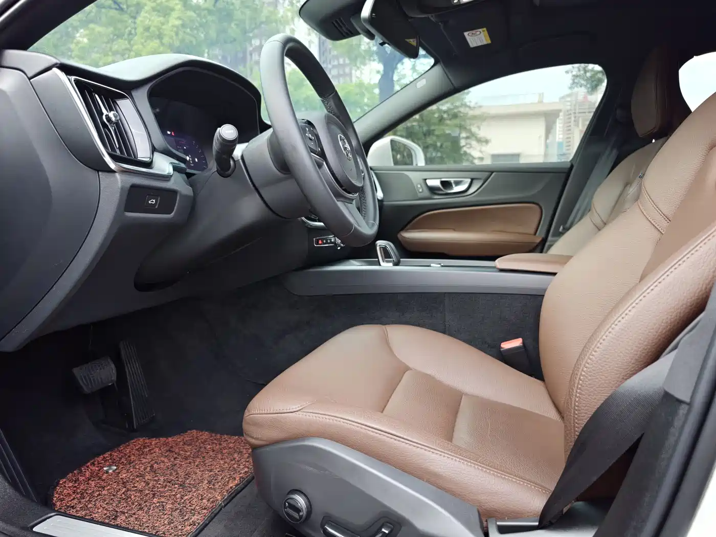 Volvo S60 2025 B4 Smart Luxury Edition фото 6