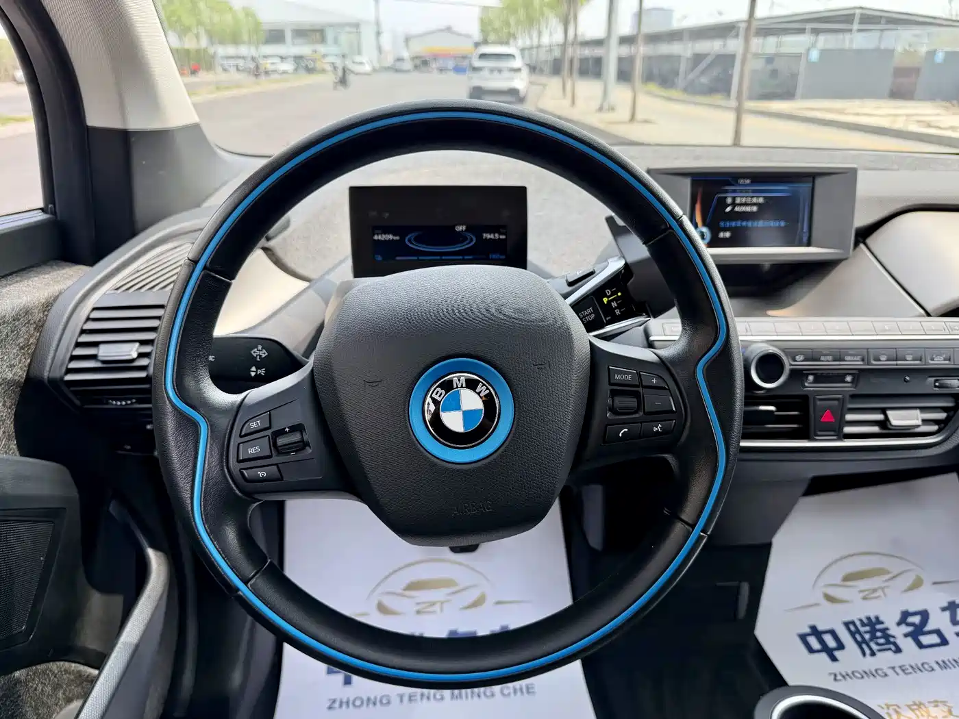 BMW I3