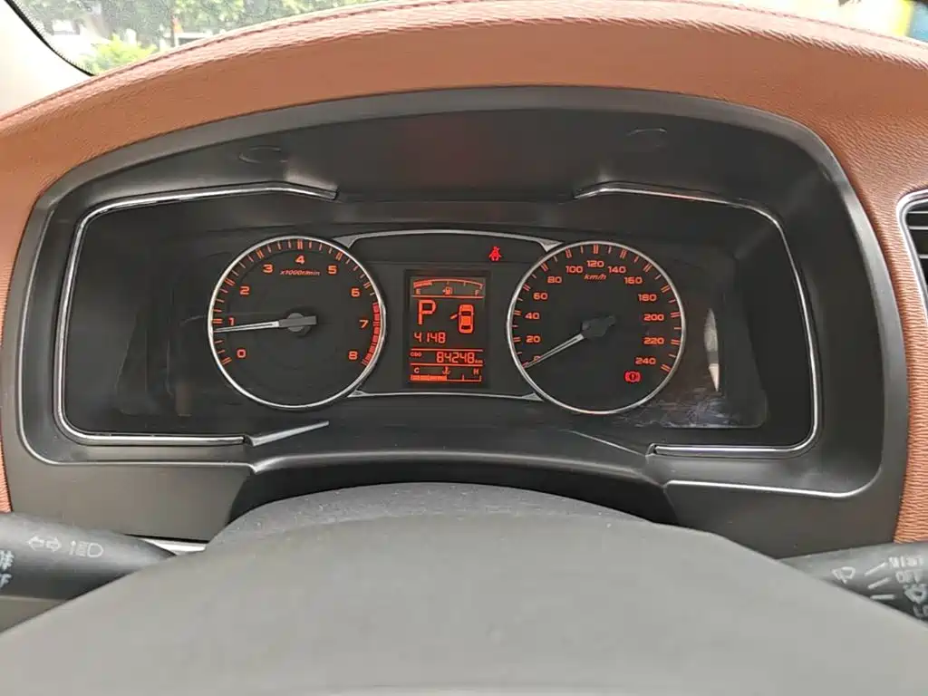 Фото 12 - Geely Vision