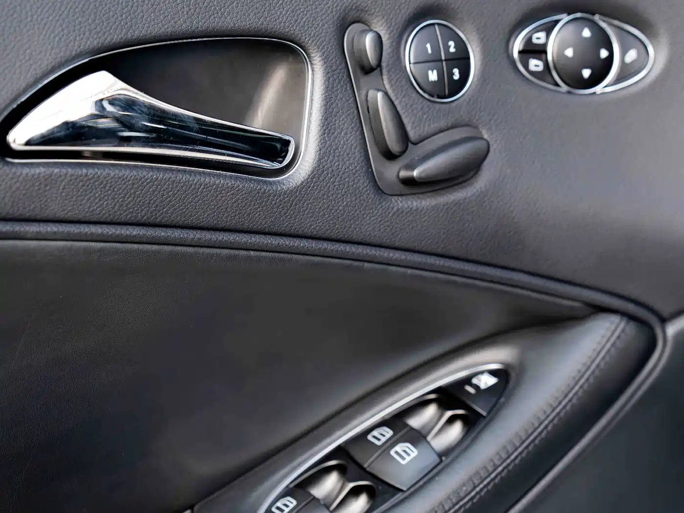 Mercedes-Benz CLS AMG 2008 AMG CLS 63 фото 15