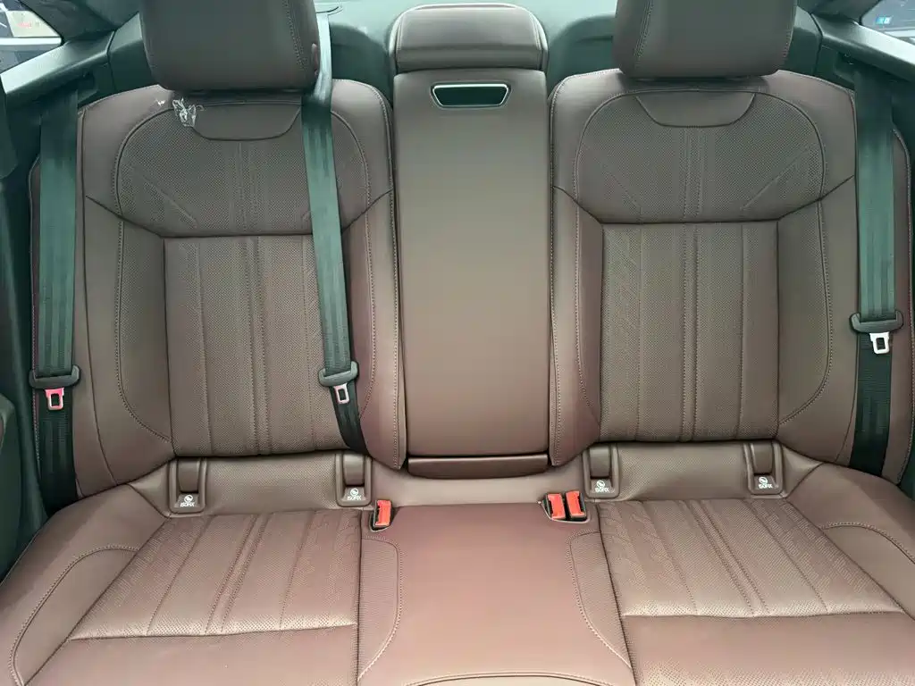 Фото 28 - Audi A6L