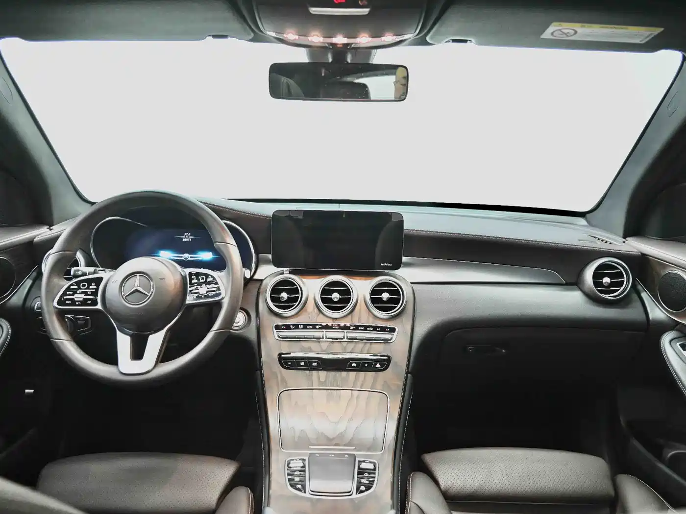 Mercedes-Benz GLC 2020 Facelift GLC 260 L 4MATIC Luxury фото 26