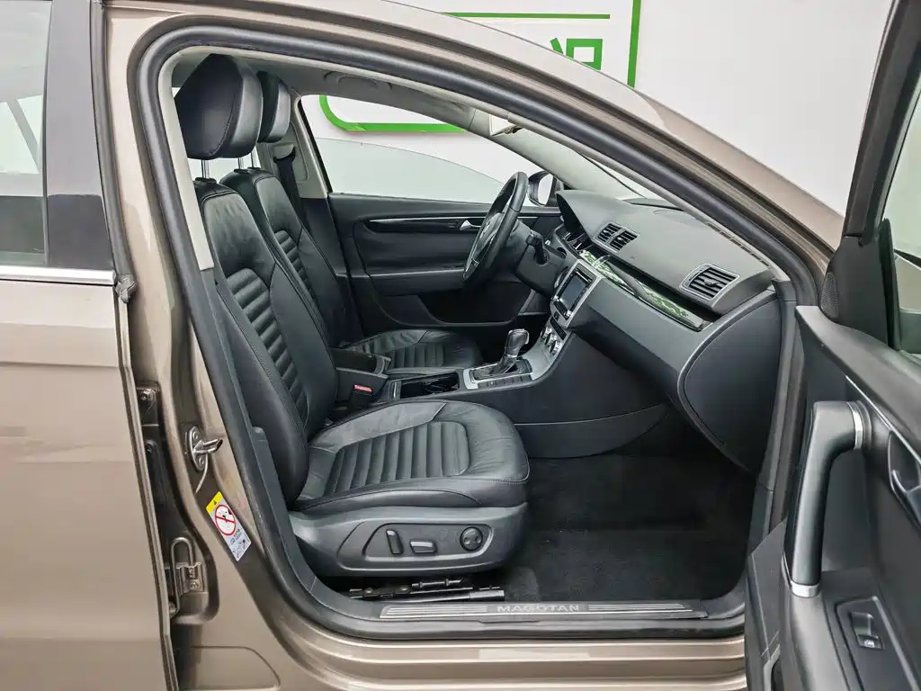 صورة 23 - Volkswagen Magotan