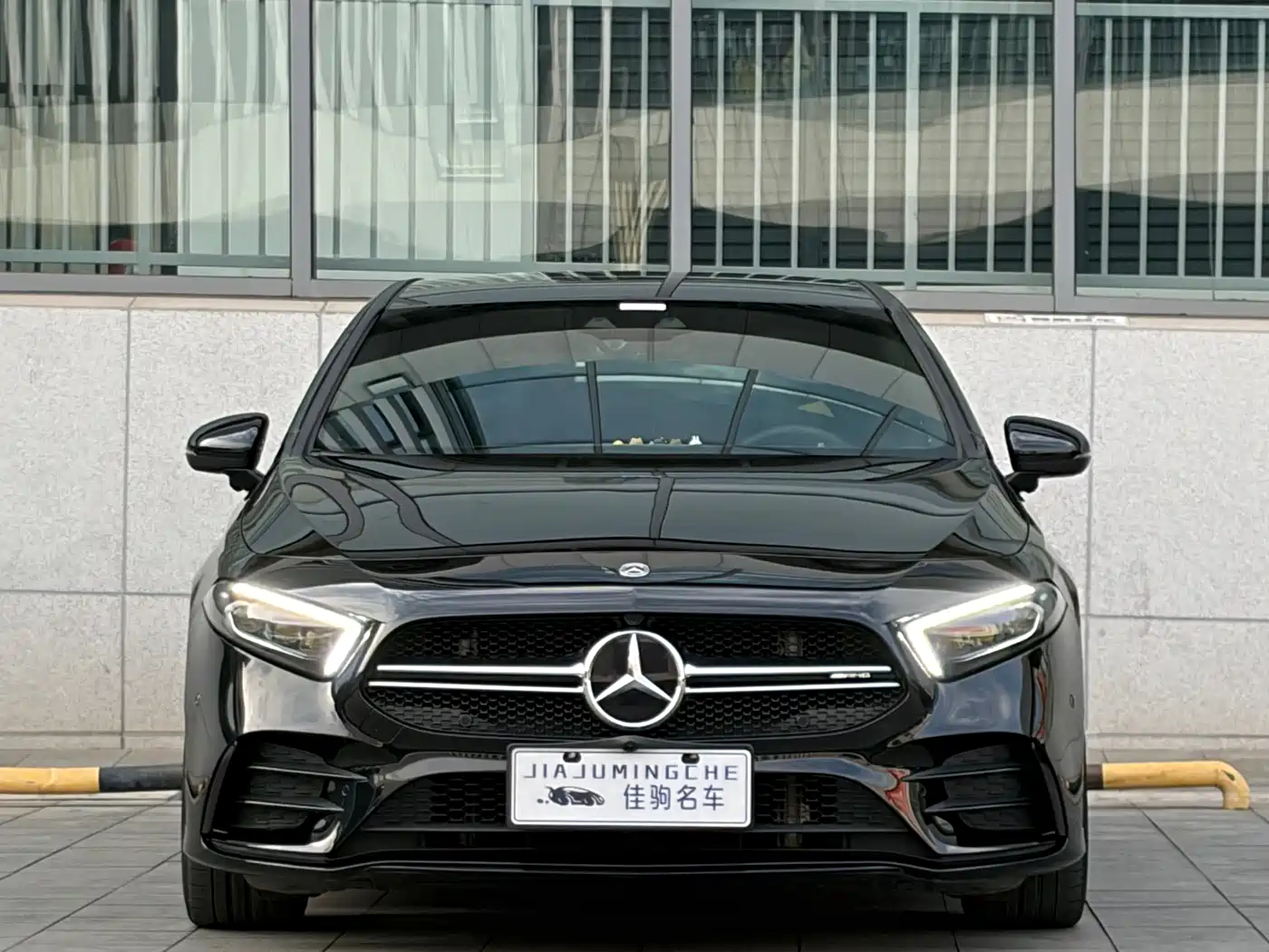 Mercedes-Benz A-Class AMG (Import) 2022 AMG A 35 4MATIC фото 2