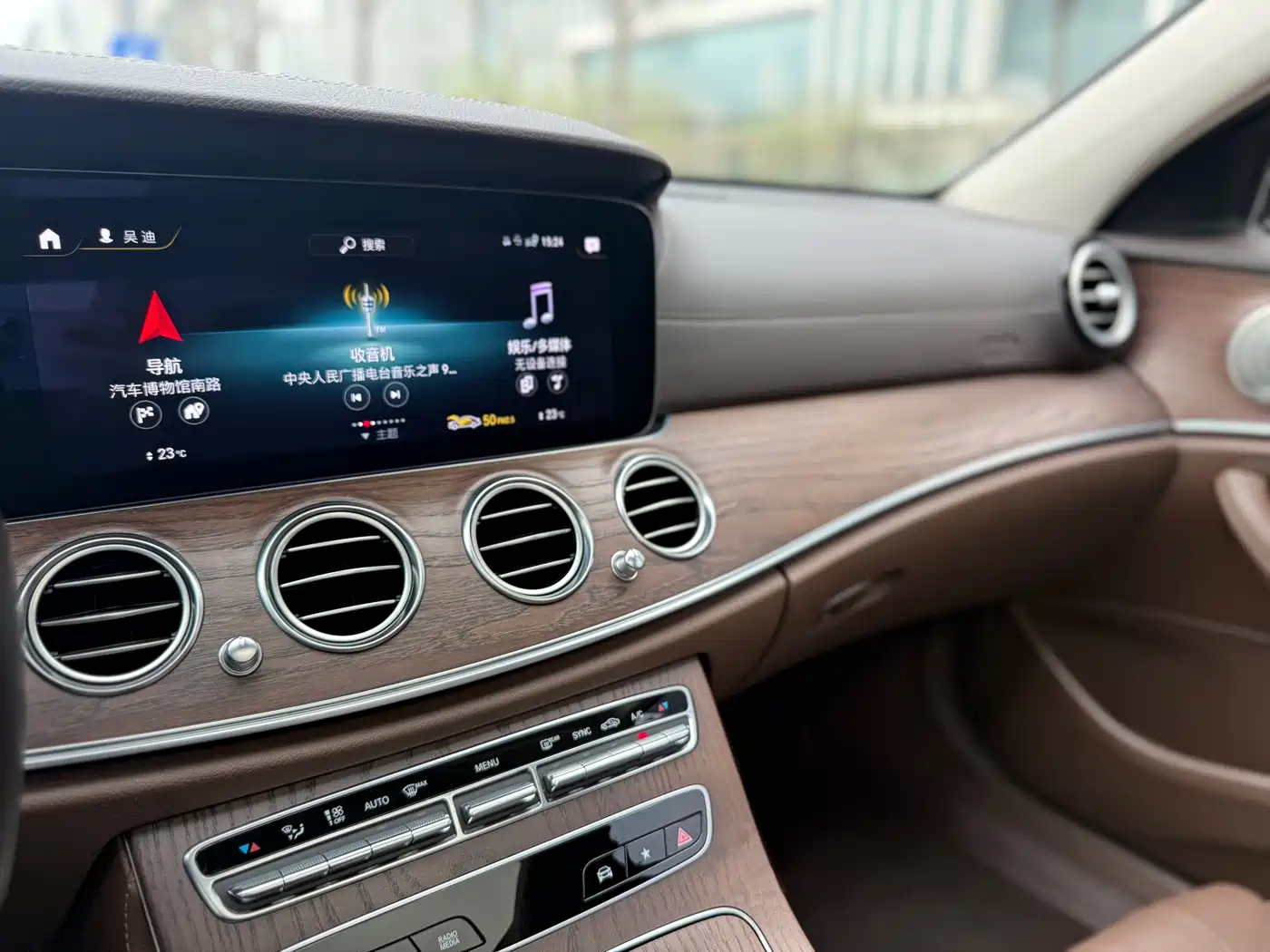 MERCEDES-BENZ E CLASS