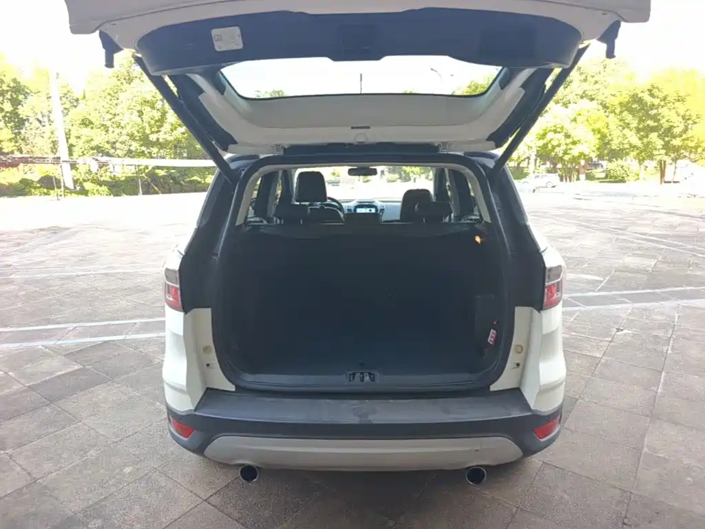 Фото 19 - Ford Kuga