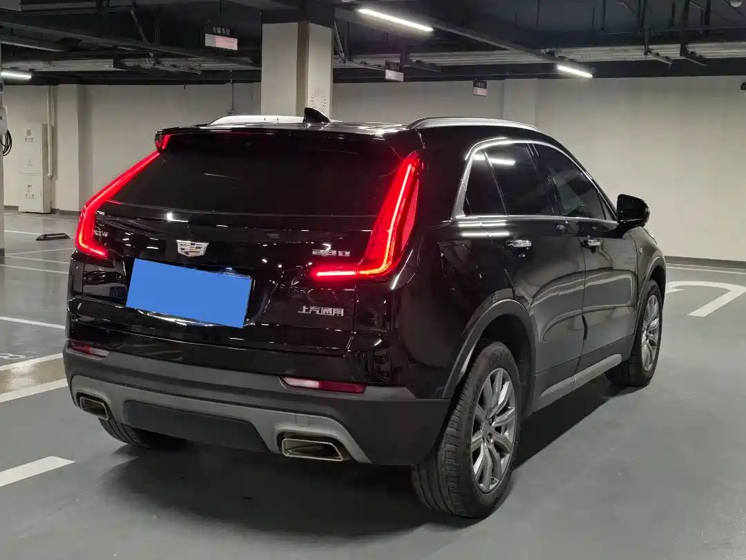 CADILLAC XT4