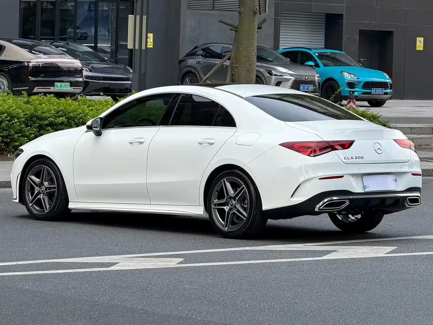 MERCEDES-BENZ CLA