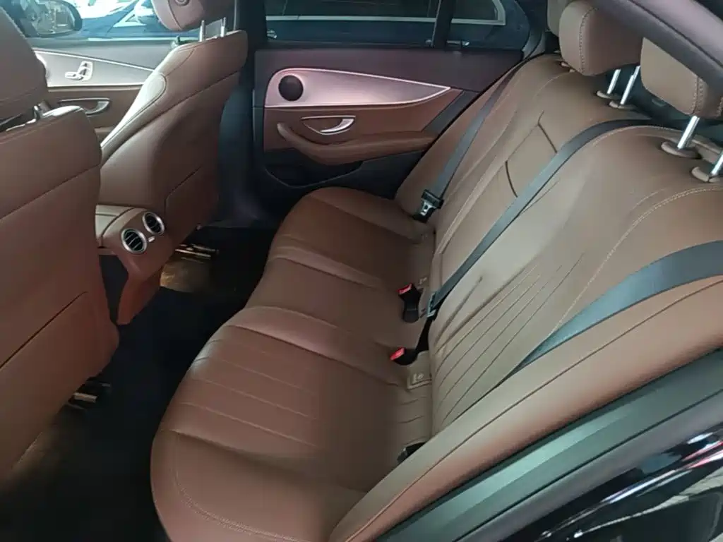 Фото 17 - Mercedes-Benz E-Class (Import)