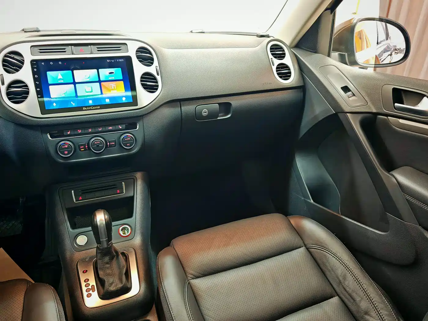 Volkswagen Tiguan 2015 1.8TSI Automatic 2WD Highline фото 14