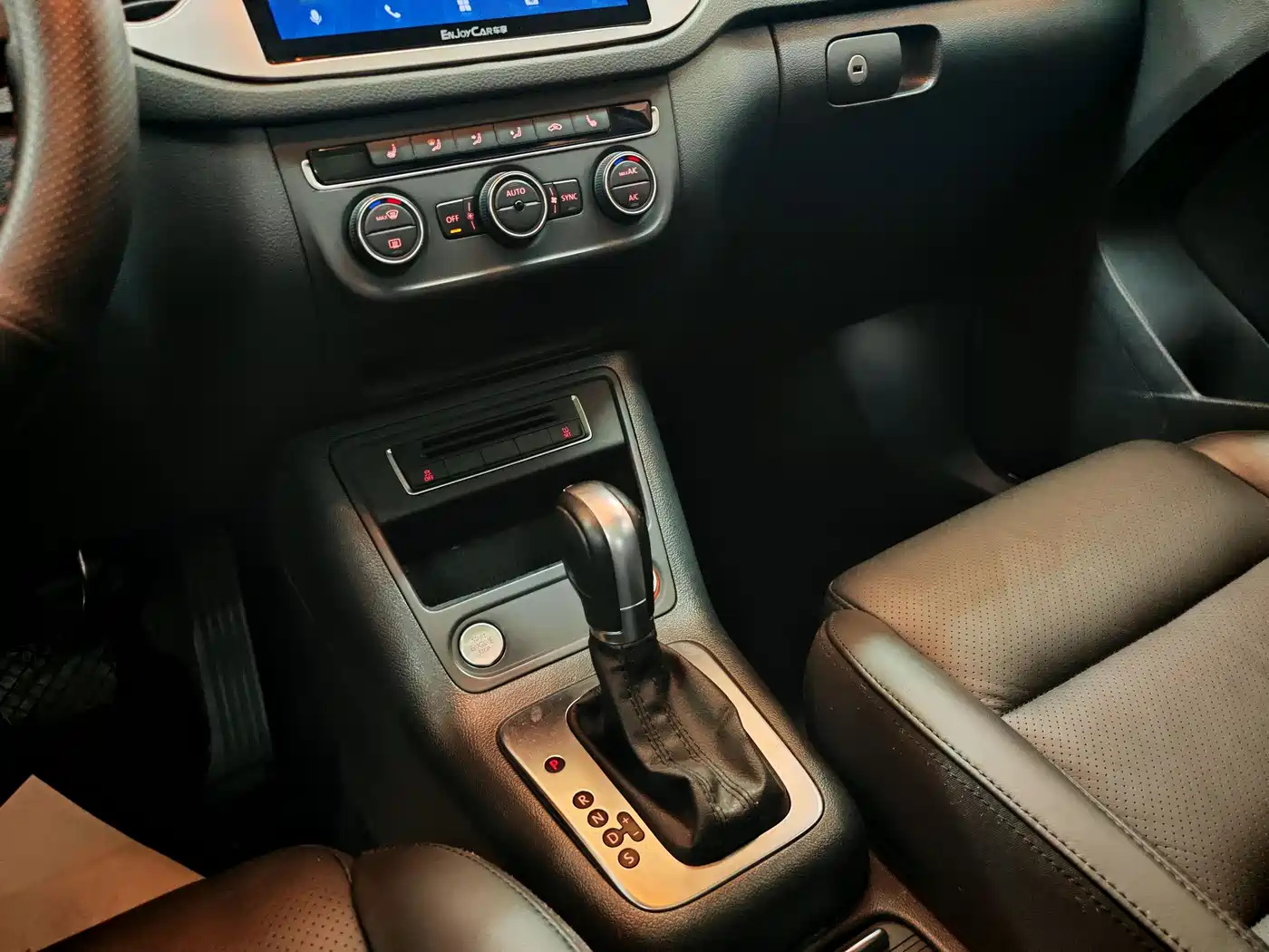Volkswagen Tiguan 2015 1.8TSI Automatic 2WD Highline фото 17