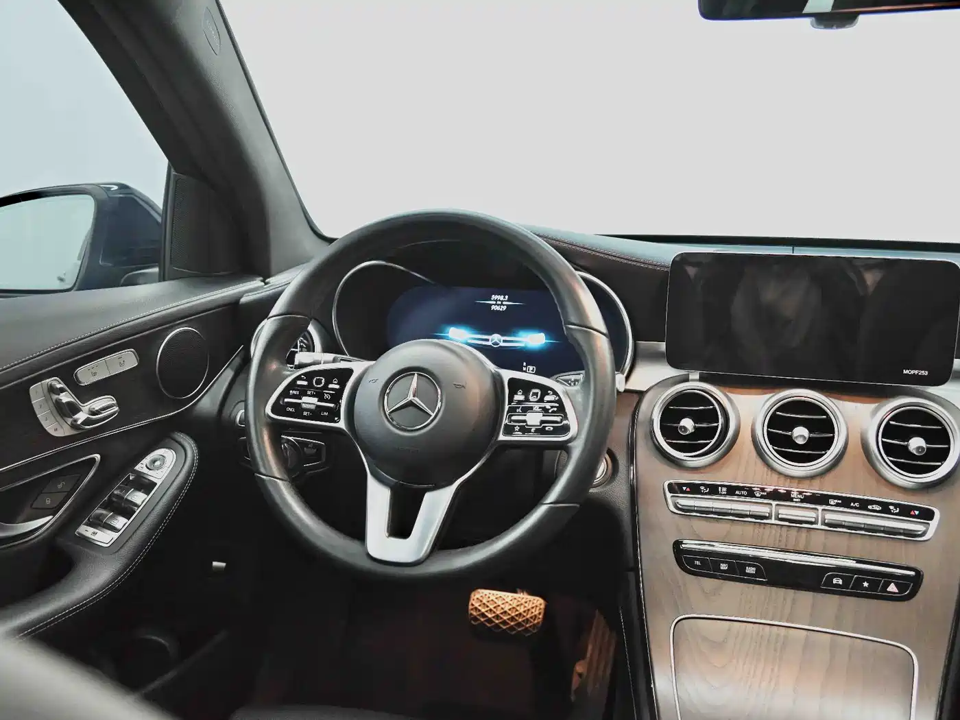 Mercedes-Benz GLC 2021 GLC 260 L 4MATIC Luxury фото 28