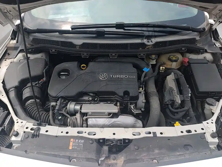 Photo 10 - Buick Verano