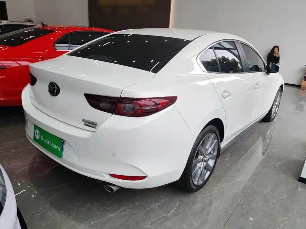 صورة 7 - Mazda Mazda 3