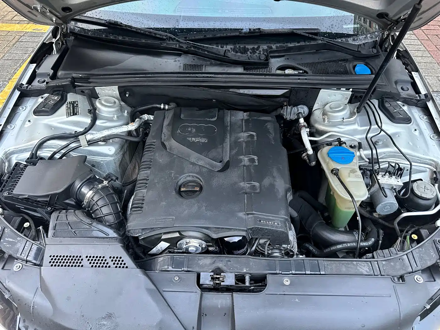 Audi A4L 2010 2.0 TFSI Comfort фото 25