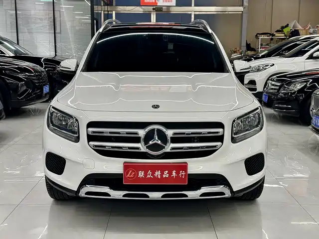 MERCEDES-BENZ GLB
