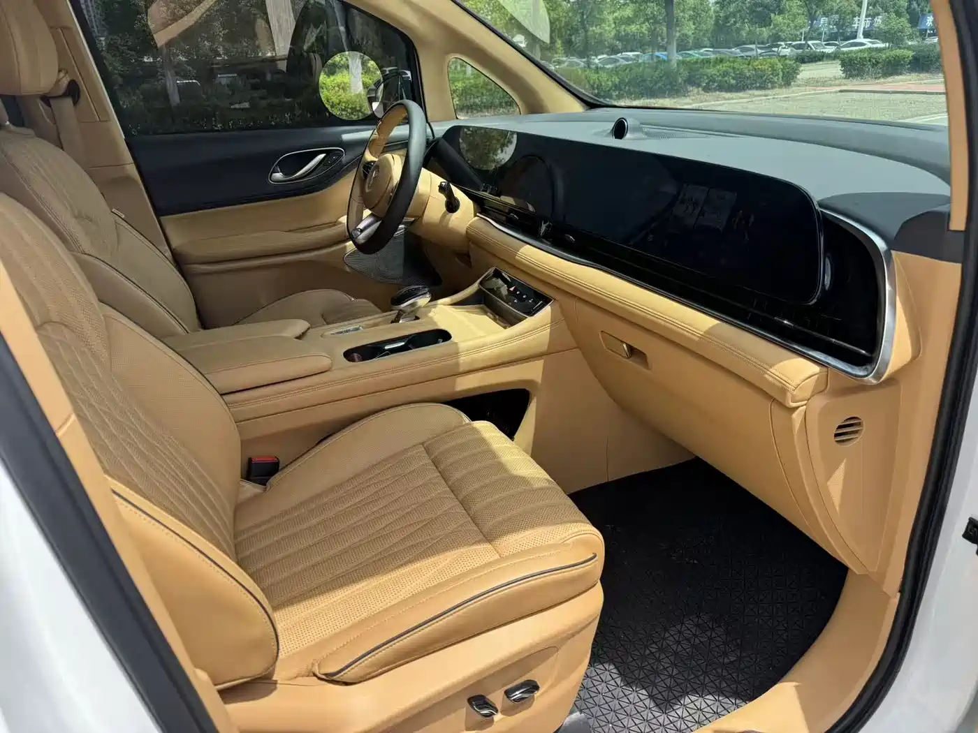 Voyah Auto Voyah Dreamer 2022 Low-carbon Dream+Smart Package фото 16