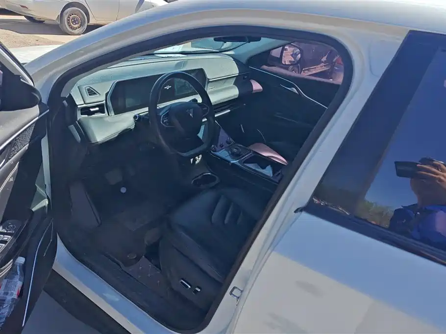 NEZHA AUTOMOBILE NEZHA U