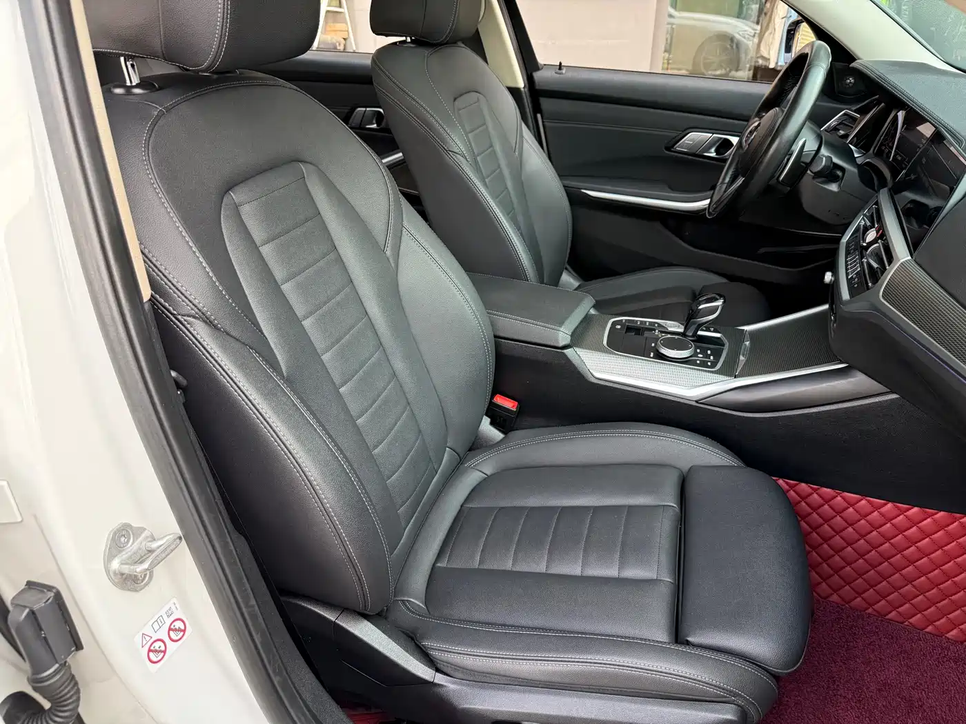BMW 3 Series 2021 325i M Sport Night Edition фото 28