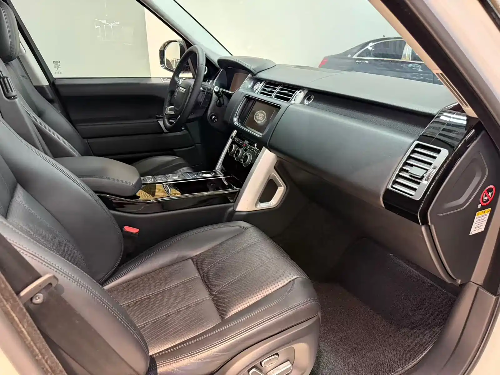 Фото 8 - Land Rover Range Rover