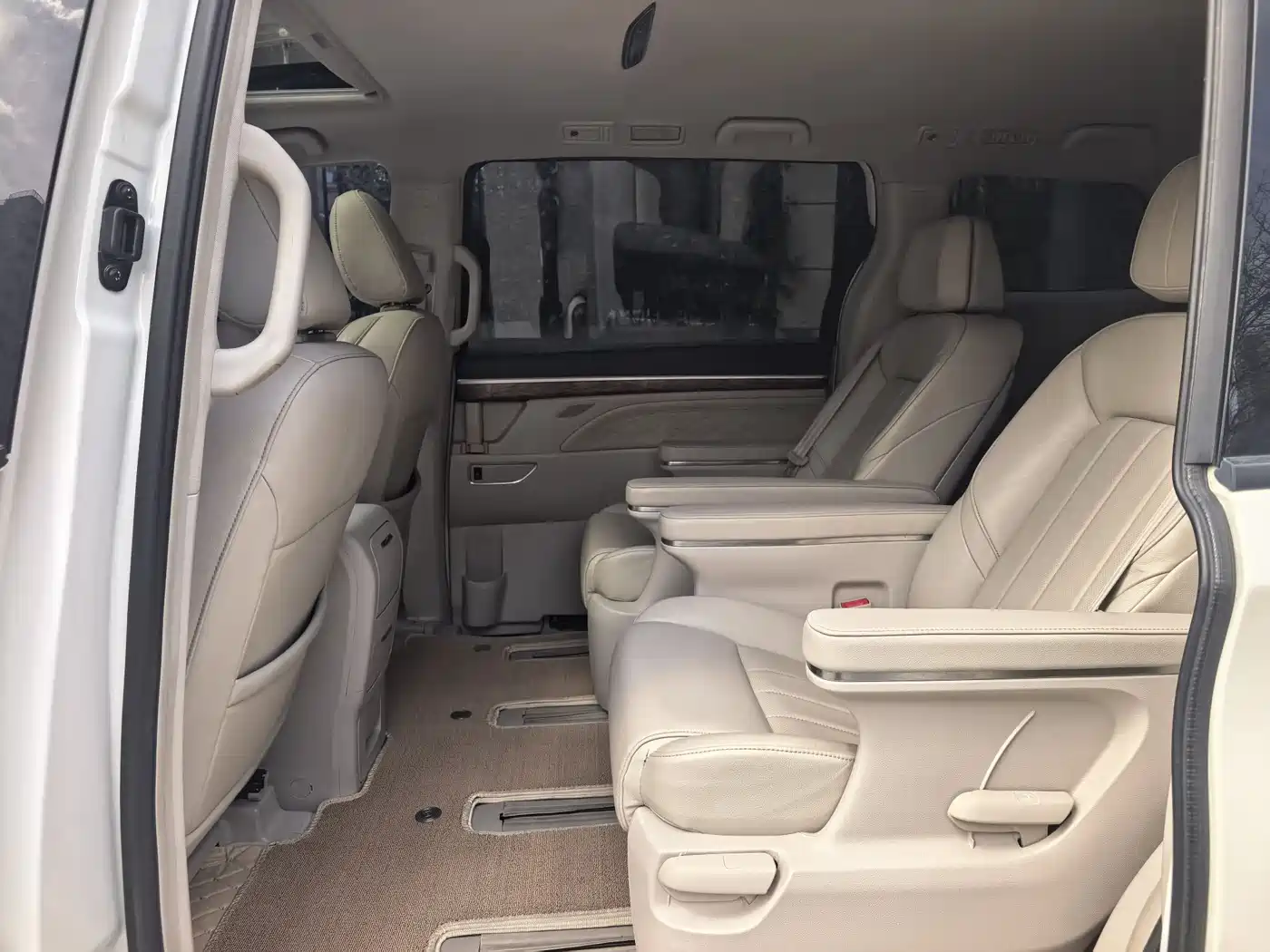 GAC Trumpchi Trumpchi M8 2018 320T Exclusive Edition фото 5
