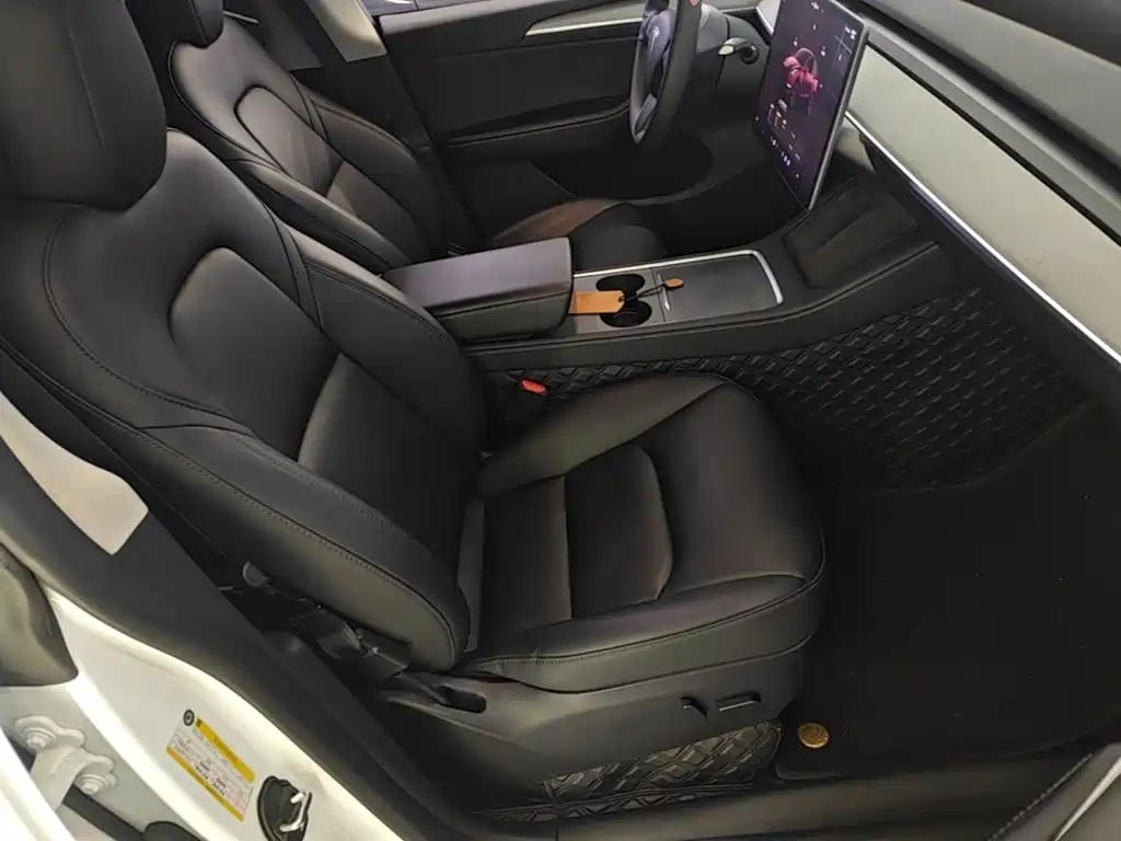 Фото 25 - Tesla Model Y