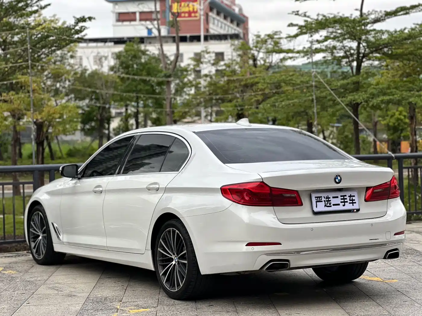BMW 5 Series 2020 525Li Luxury Package фото 7